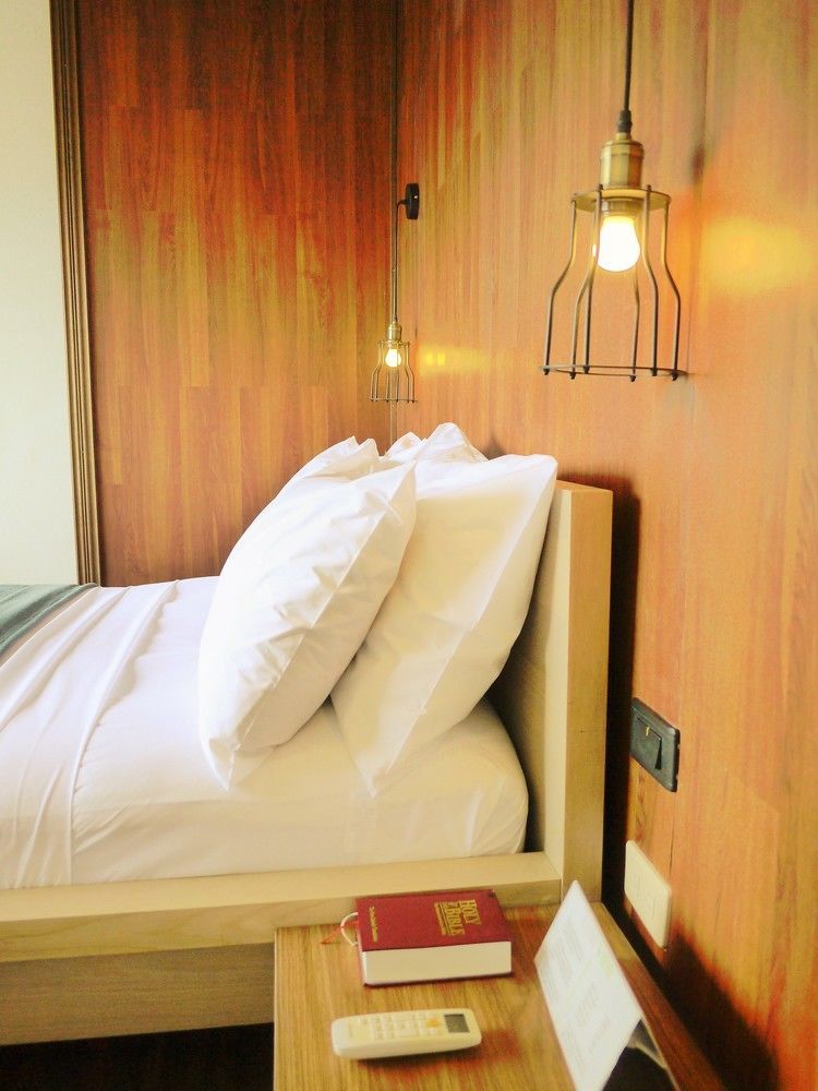 Luxeview Hotel Balabag  エクステリア 写真