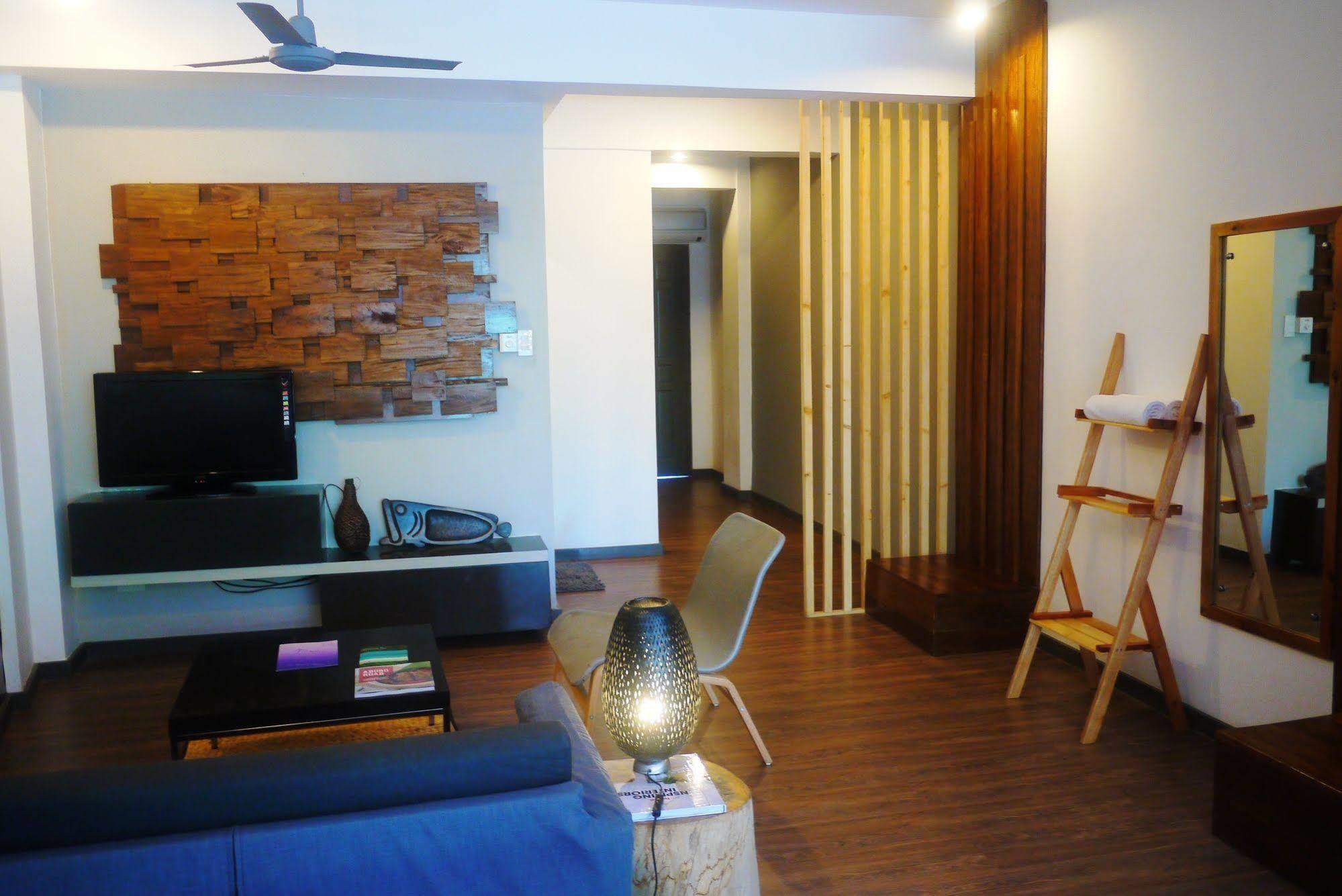 Luxeview Hotel Balabag  エクステリア 写真
